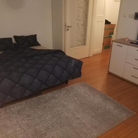 Iver Apartman Apartment Сесвете Екстериор снимка